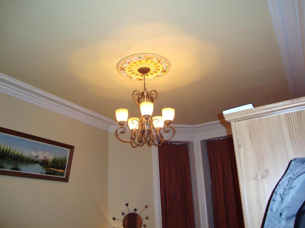 Hotel & Suites Place Des Arts Montreal Room photo